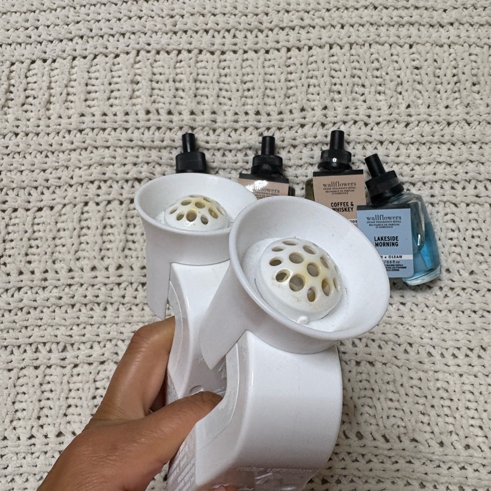 Wallflower Scented Oil Set with White Plug-Ins - Picture 3 of 4